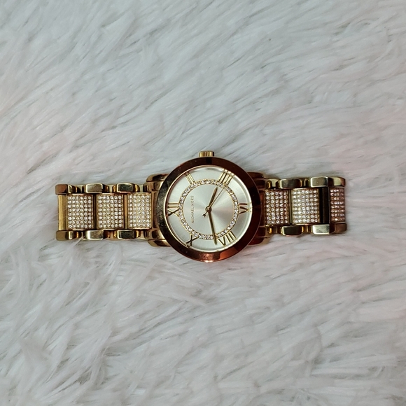 Micheal Kors diamond watch - Picture 2 of 8